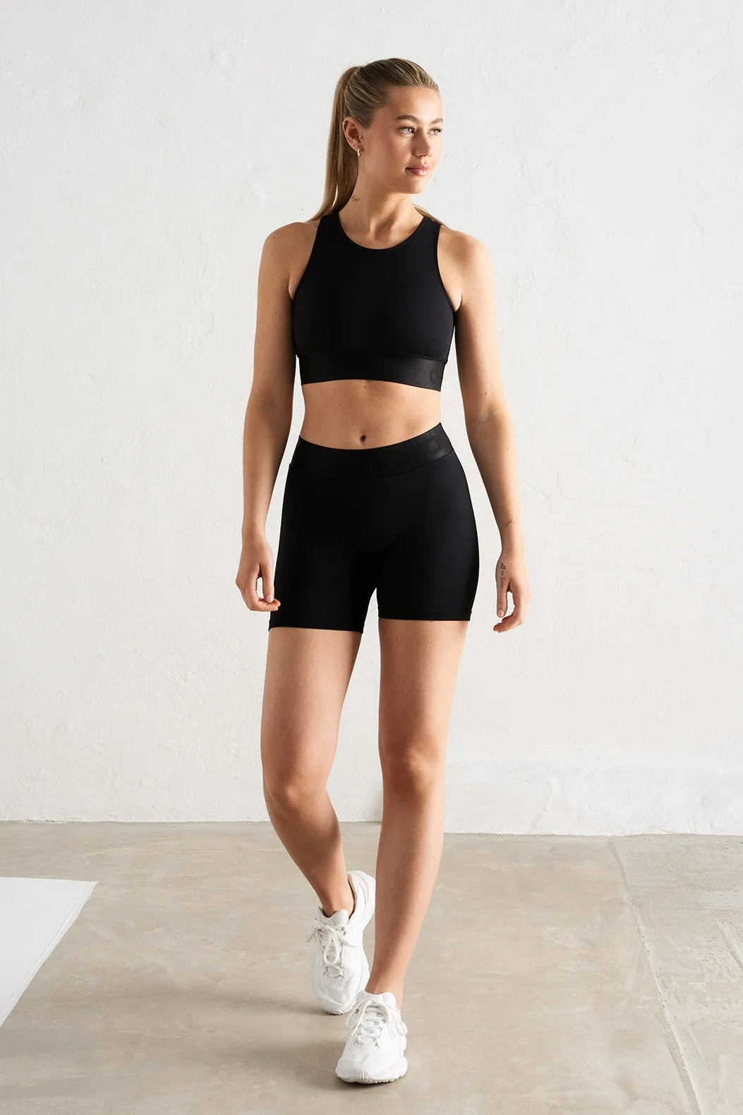 Bound Seamless Midi Shorts - Black