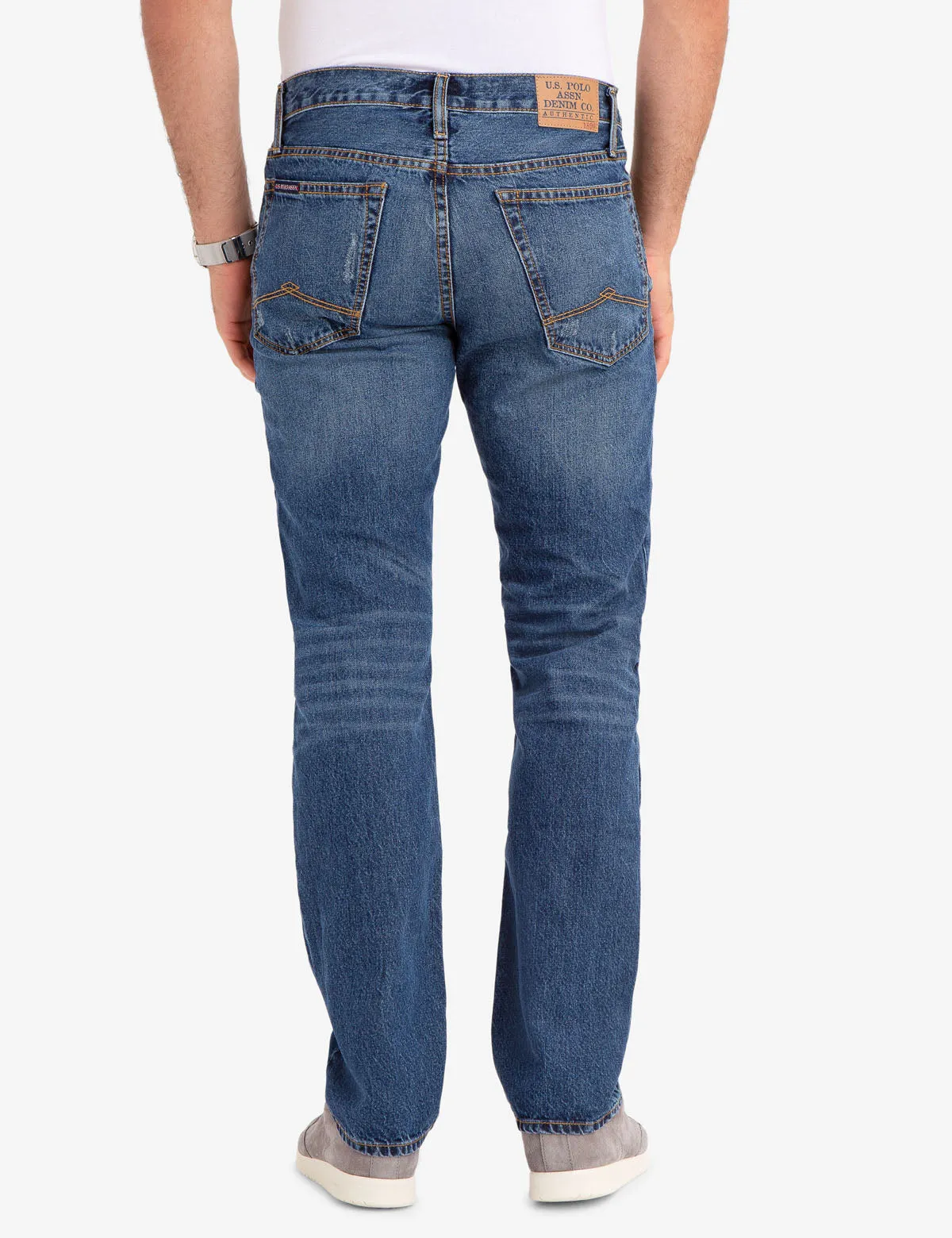 CLASSIC STRAIGHT FIT JEANS