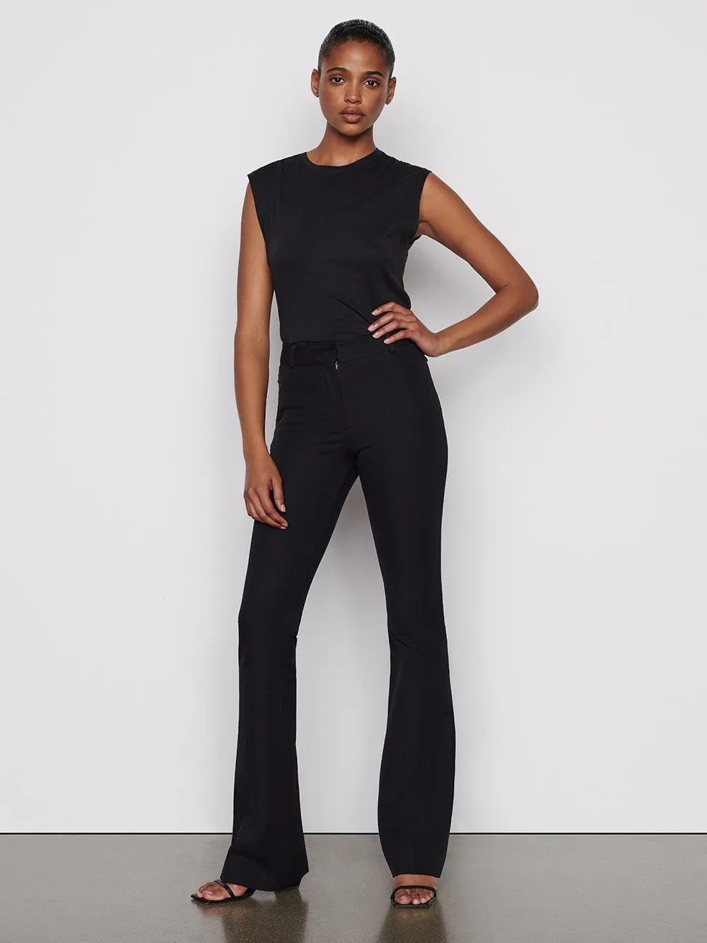 Frame Le High Flare Trouser in Noir