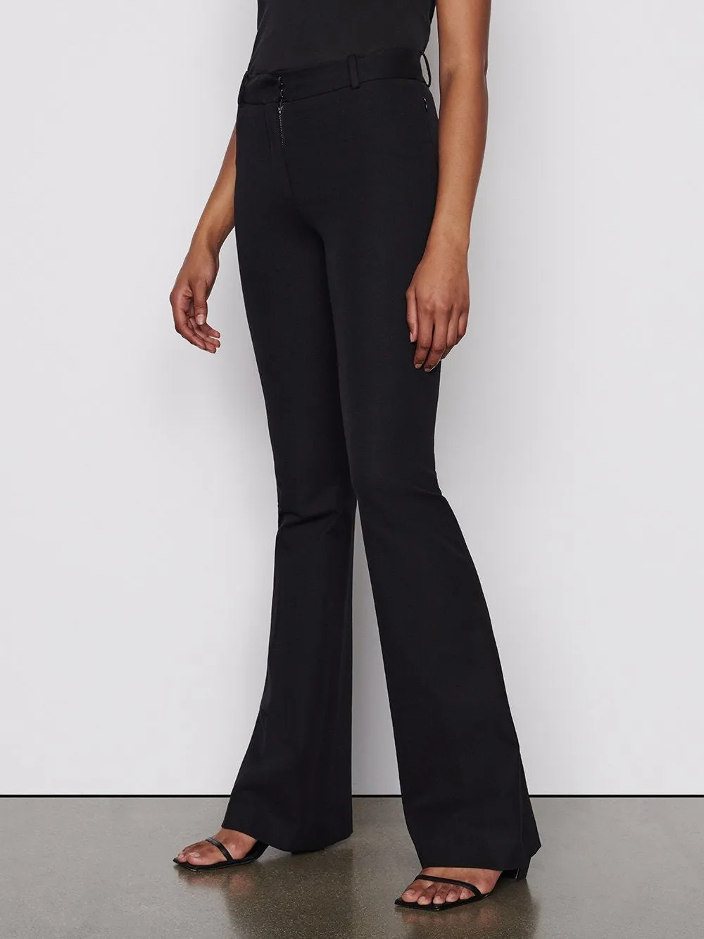 Frame Le High Flare Trouser in Noir